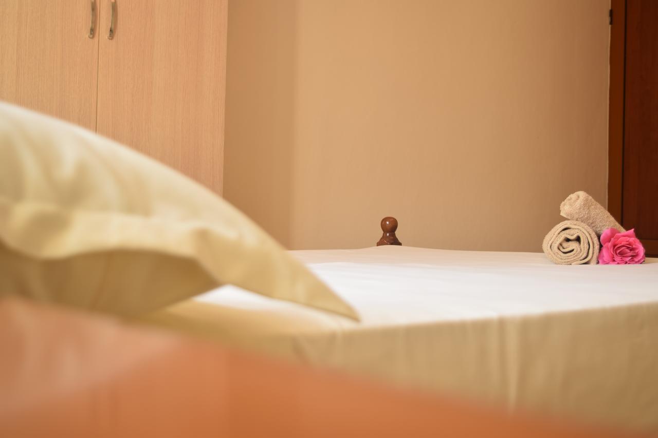 La Casa Di Nonna Apartment Qeparo Bagian luar foto